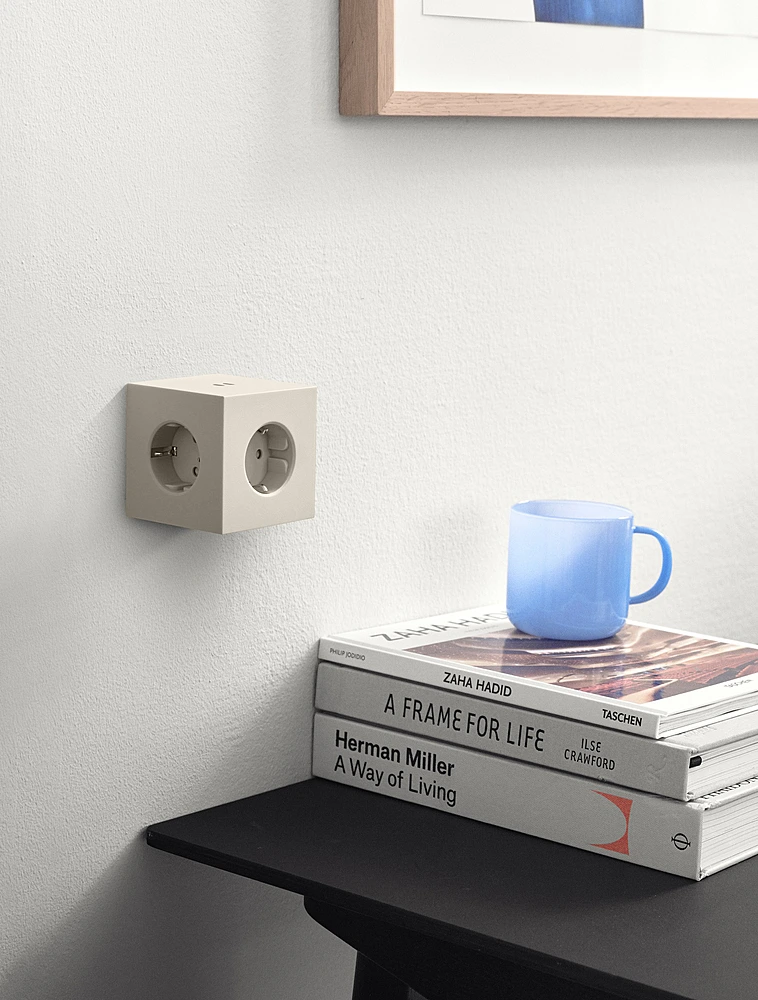 Разветвитель Square Two с USB-C и 3 розетками, 7,5х7,5 см от Avolt