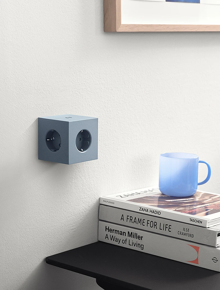 Разветвитель Square Two с USB-C и 3 розетками, 7,5х7,5 см от Avolt