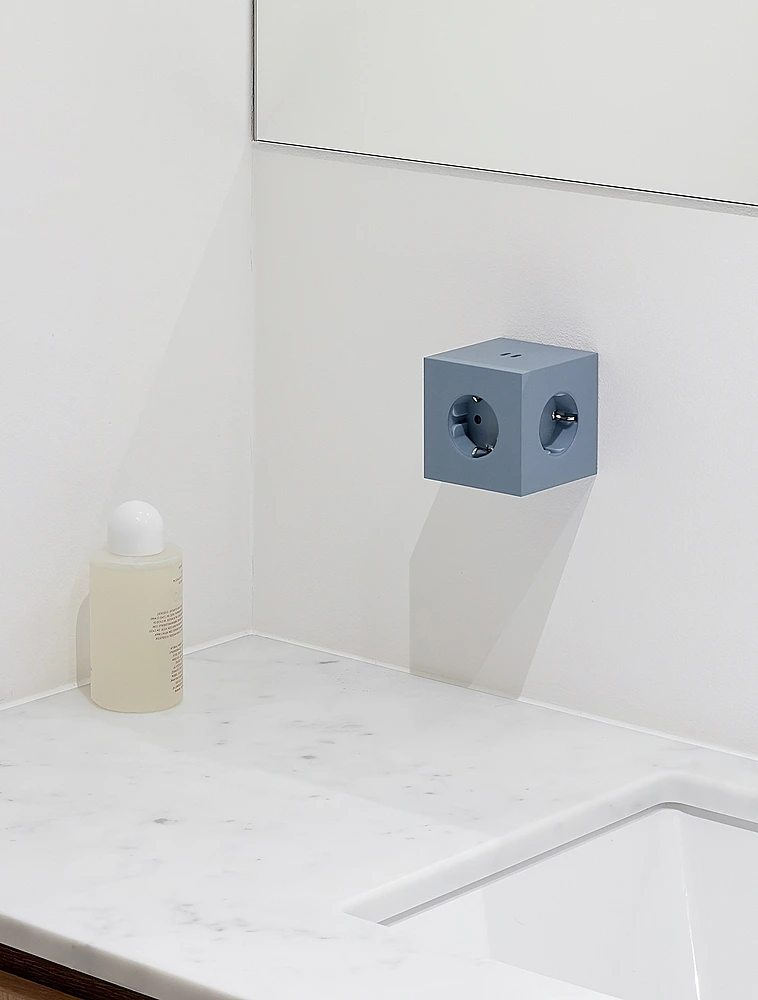 Разветвитель Square Two с USB-C и 3 розетками, 7,5х7,5 см от Avolt