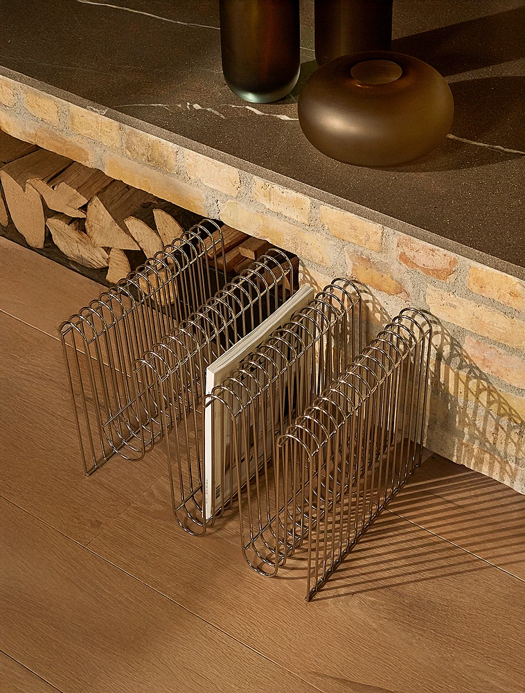 Подставка для журналов Curva, 40,5x30,5x30,5 см от AYTM