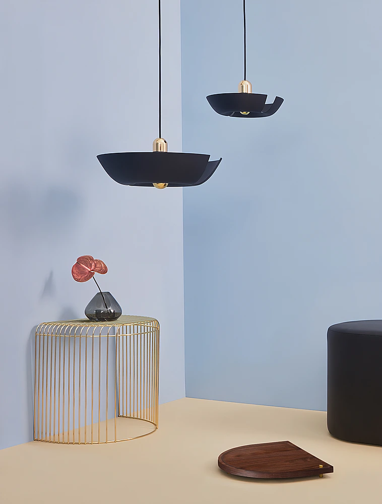 Журнальный столик с подносом Curva, 34x48x49 см от AYTM