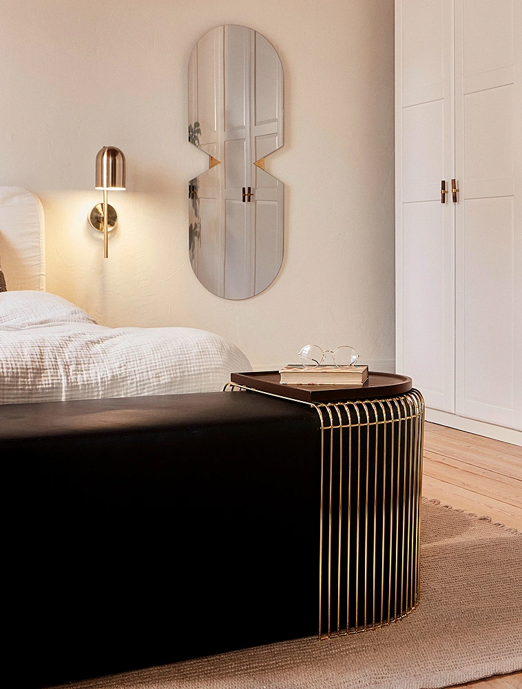 Журнальный столик с подносом Curva, 34x48x49 см от AYTM