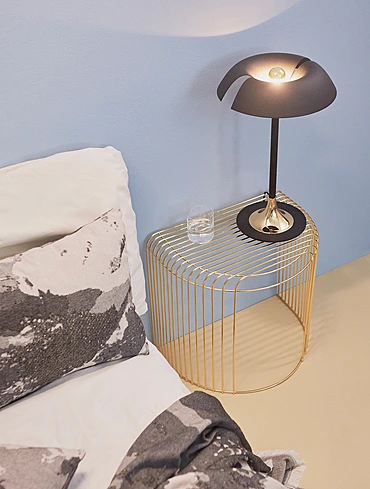 Журнальный столик с подносом Curva, 34x48x49 см