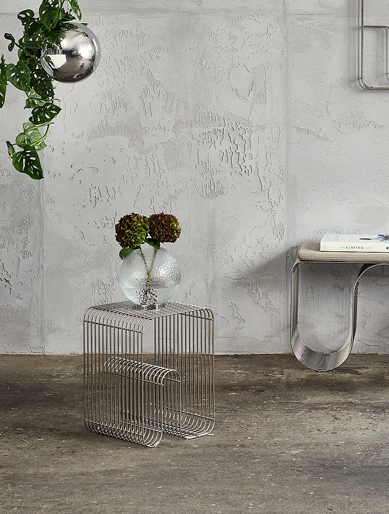 Журнальный стол со съёмным подносом Curva, 33x32,5x43,5 см от AYTM