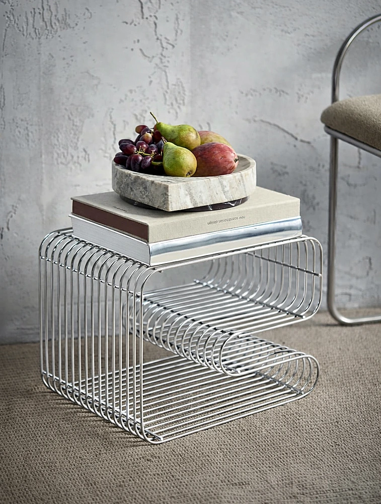 Журнальный стол со съёмным подносом Curva, 33x32,5x43,5 см от AYTM