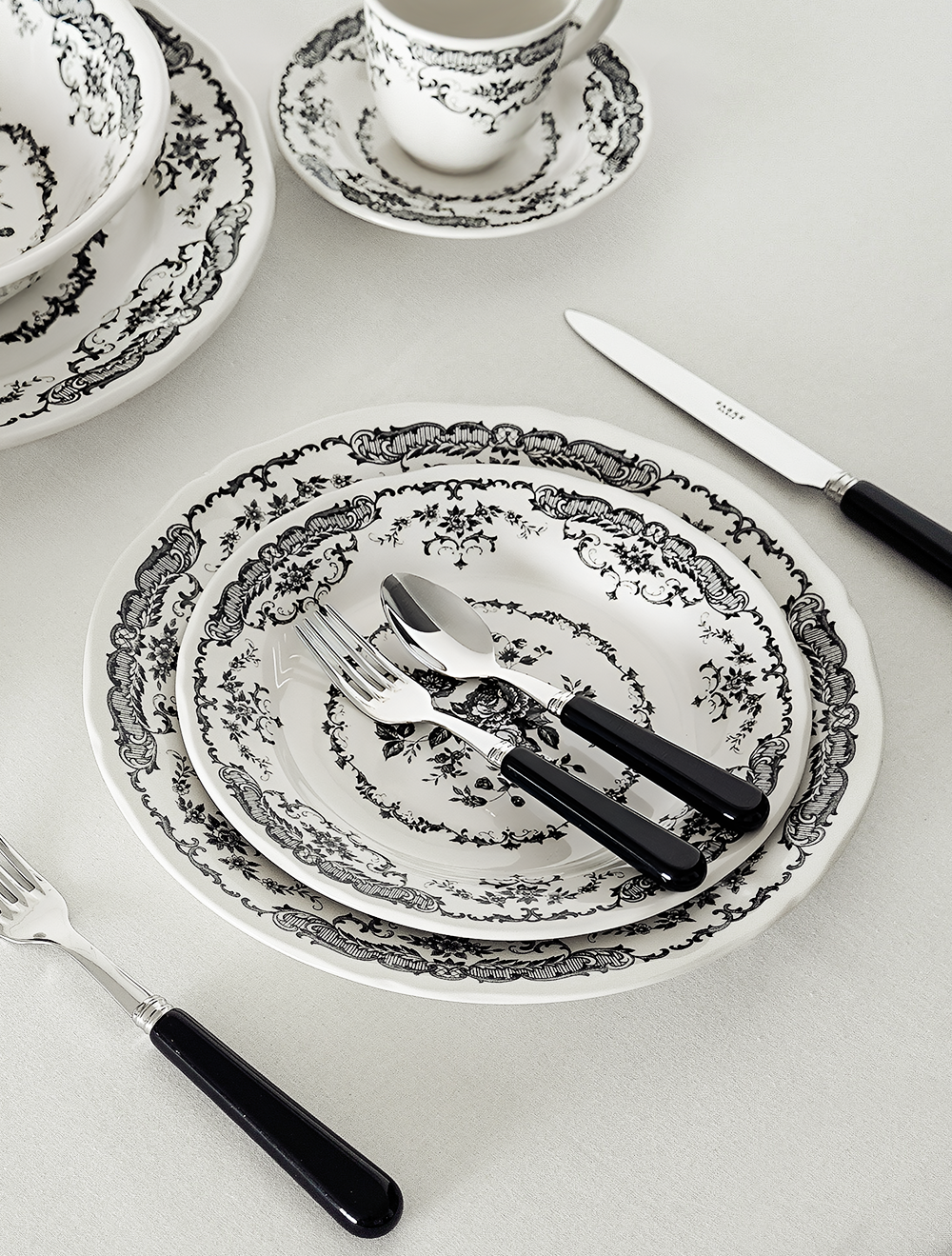 Обеденная тарелка Rose Black, 26 см от Bitossi Home
