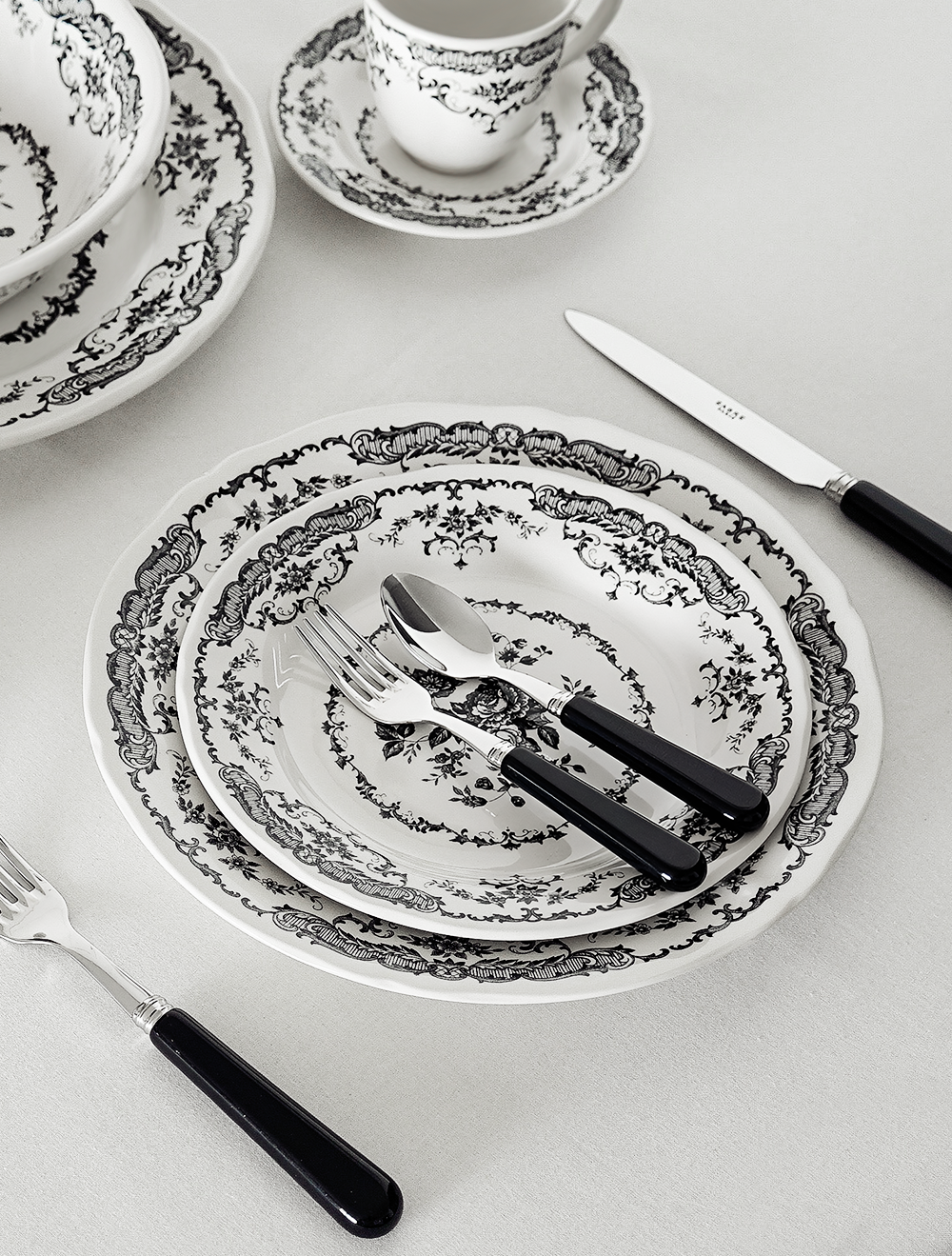 Закусочная тарелка Rose Black, 20,5 см от Bitossi Home