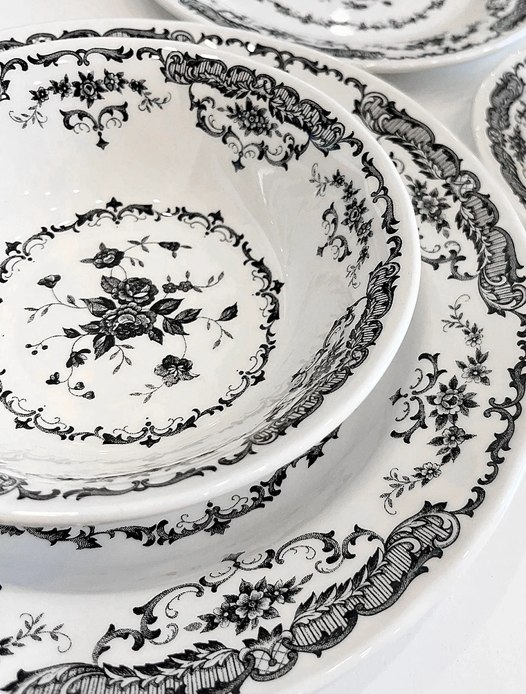 Сервировочный салатник Rose Black, 23,5 см от Bitossi Home