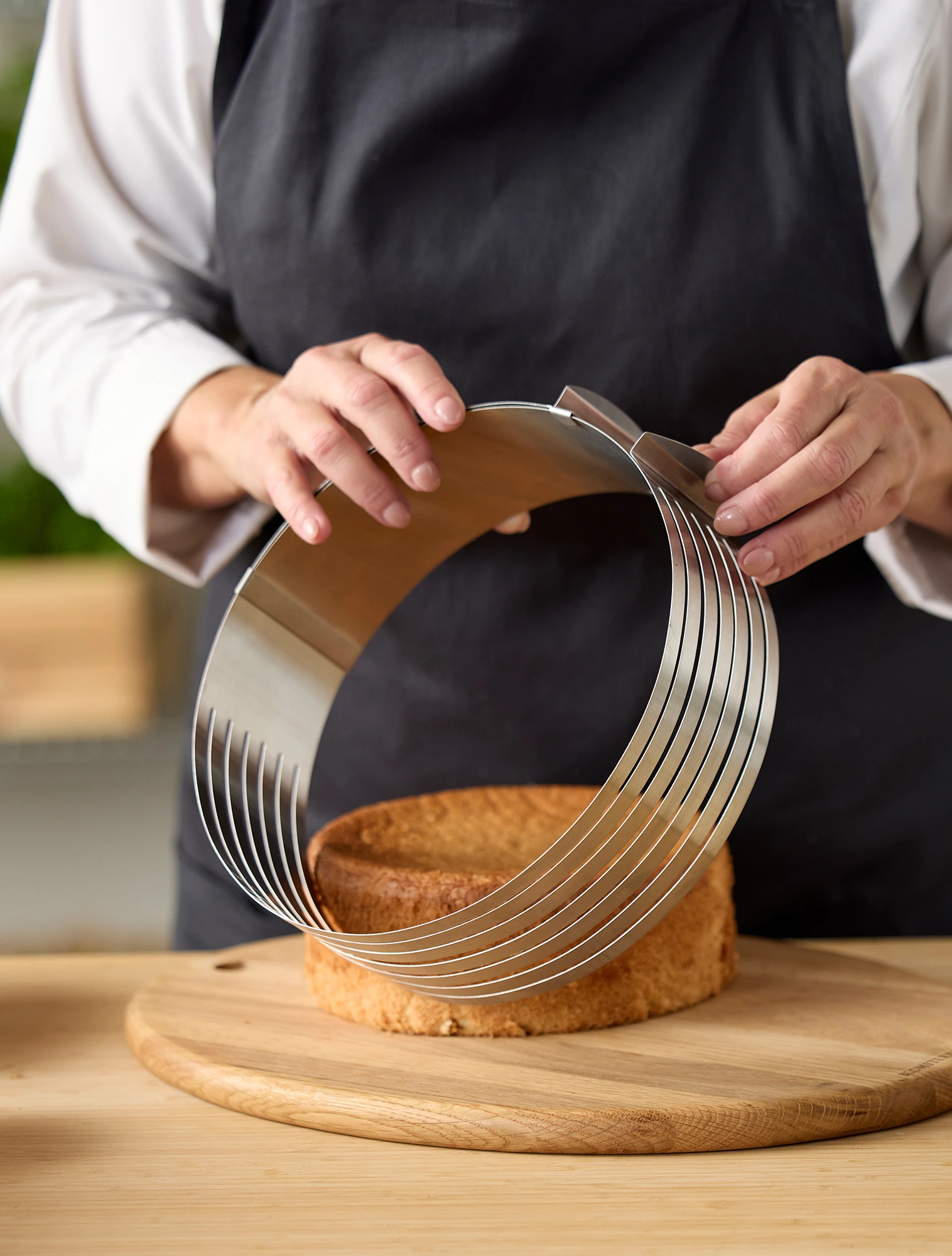 Регулируемая форма для нарезки бисквита Bakery, 24-30 см 