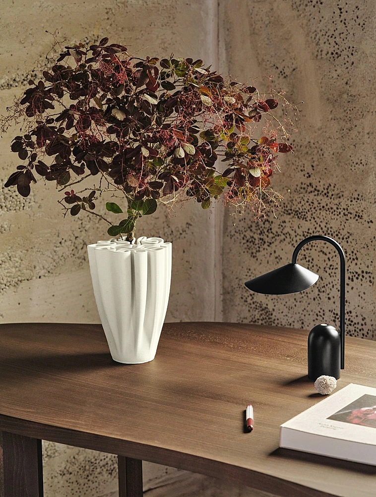 Настольная лампа Arum, 30 см от Ferm Living