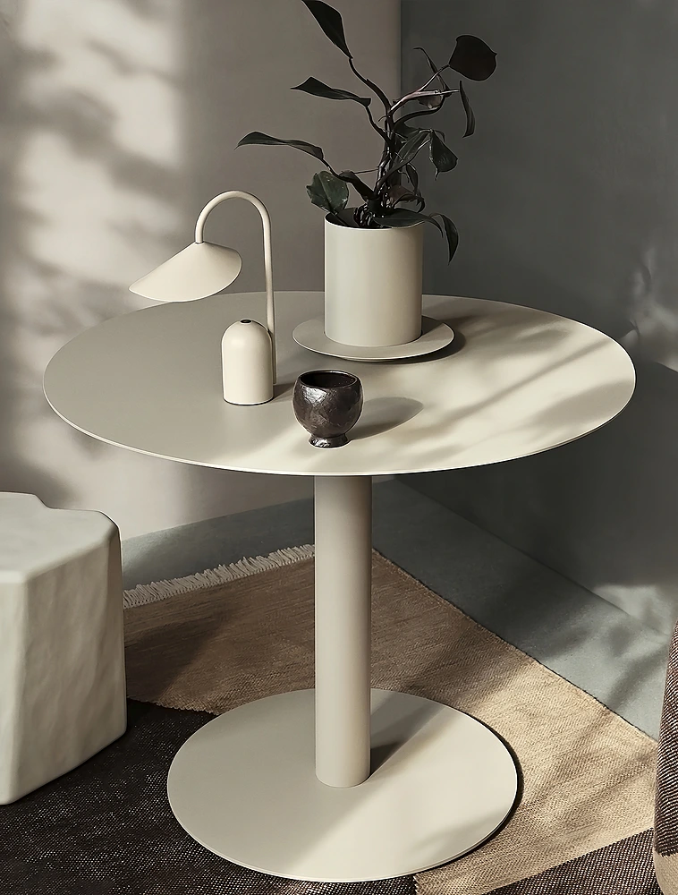 Настольная лампа Arum, 30 см от Ferm Living