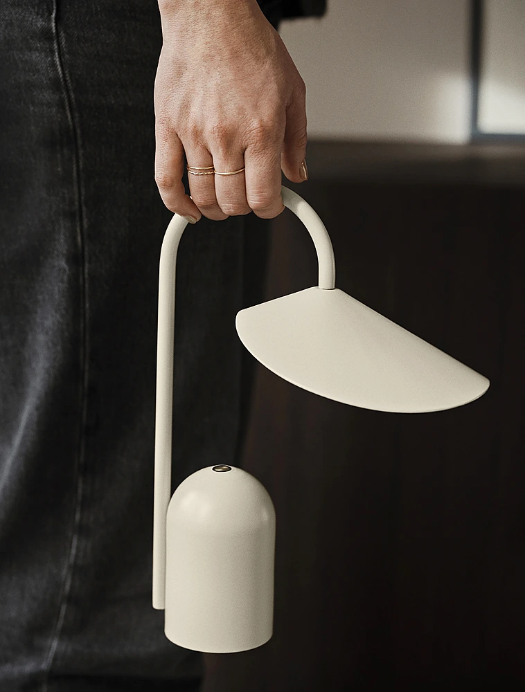 Настольная лампа Arum, 30 см от Ferm Living