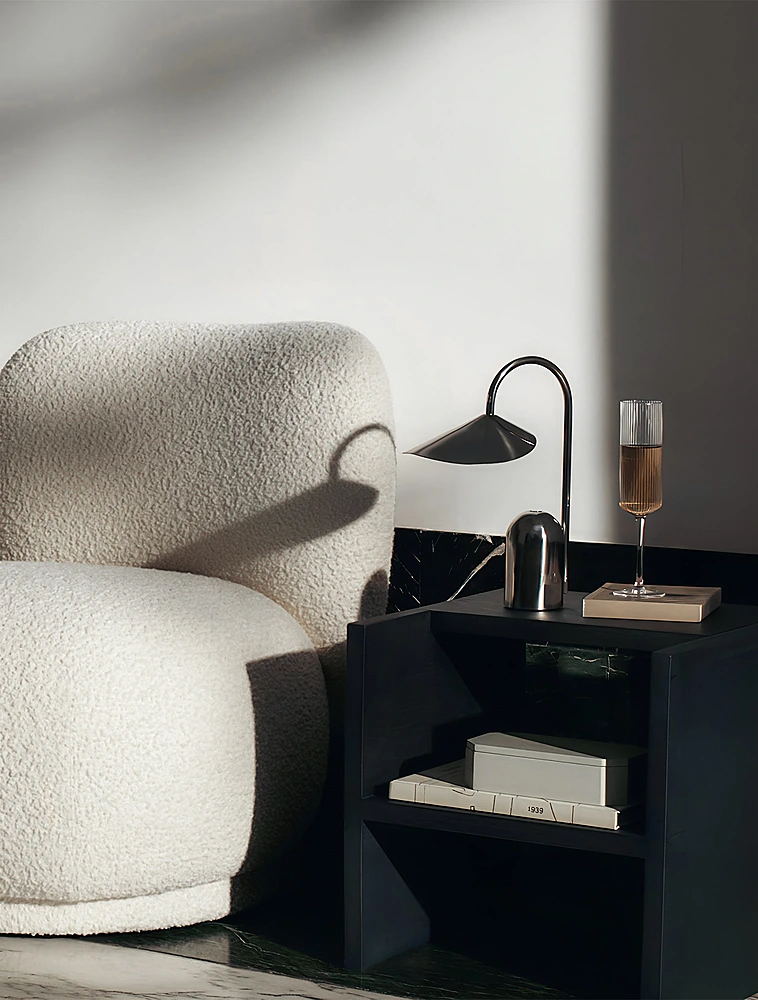 Портативная настольная лампа Arum, 30 см от Ferm Living