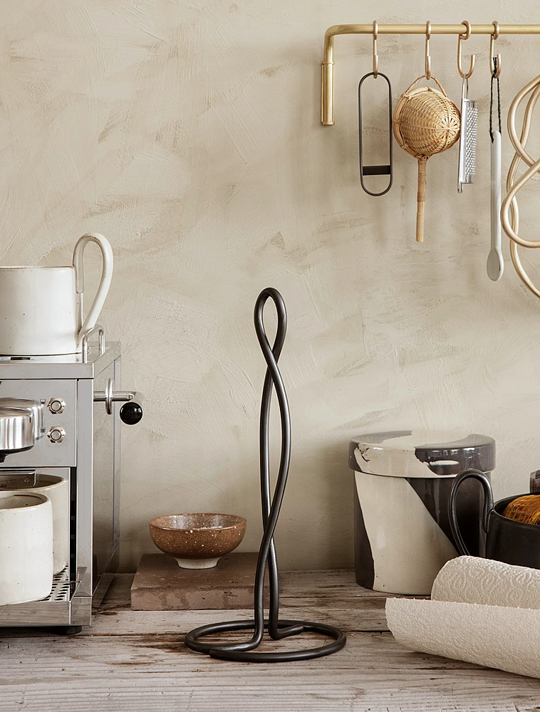 Держатель для бумажных полотенец Curvature, 30,5 см от Ferm Living