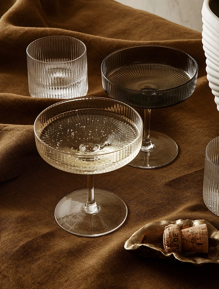 Набор из 2 бокалов для шампанского и мартини Ripple, 150 мл от Ferm Living