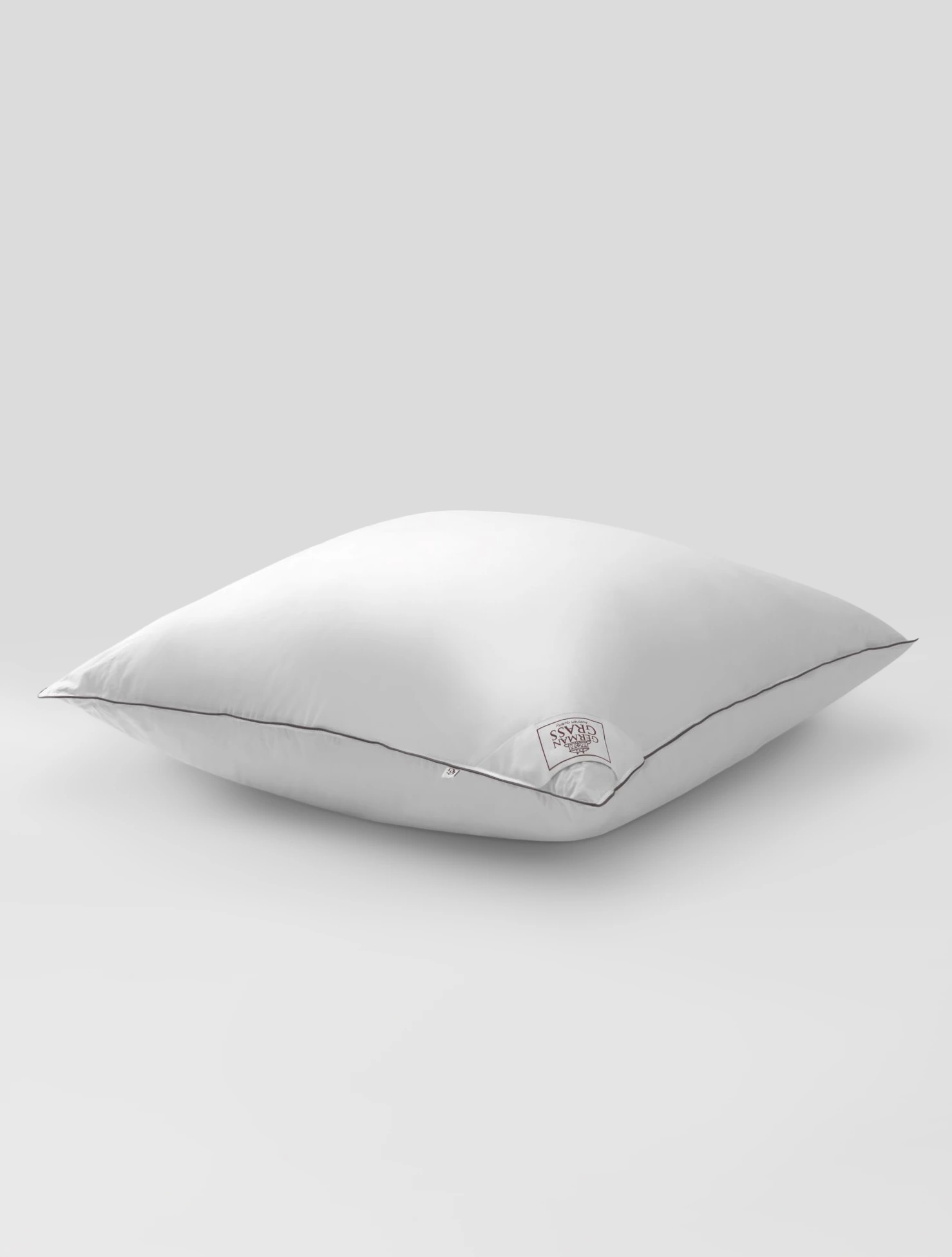 Подушка средней жесткости Gray Familie Down, 70х70 см