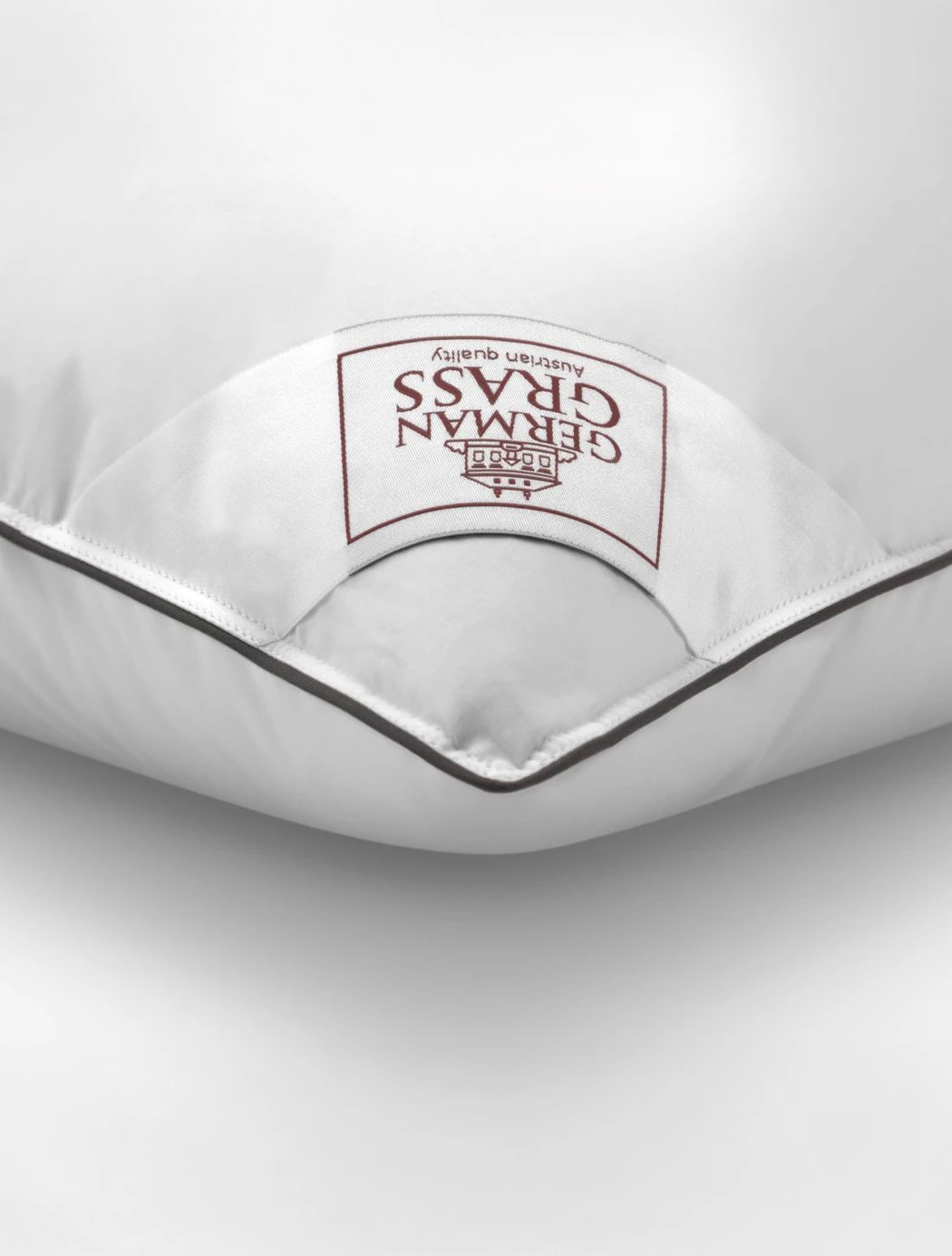 Подушка упругая Gray Familie Down, 70х70 см