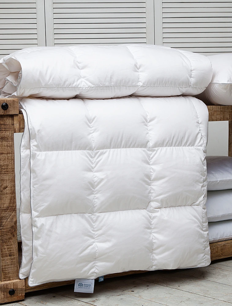 Всесезонное одеяло Gray Familie Down, 200x220 см от German Grass