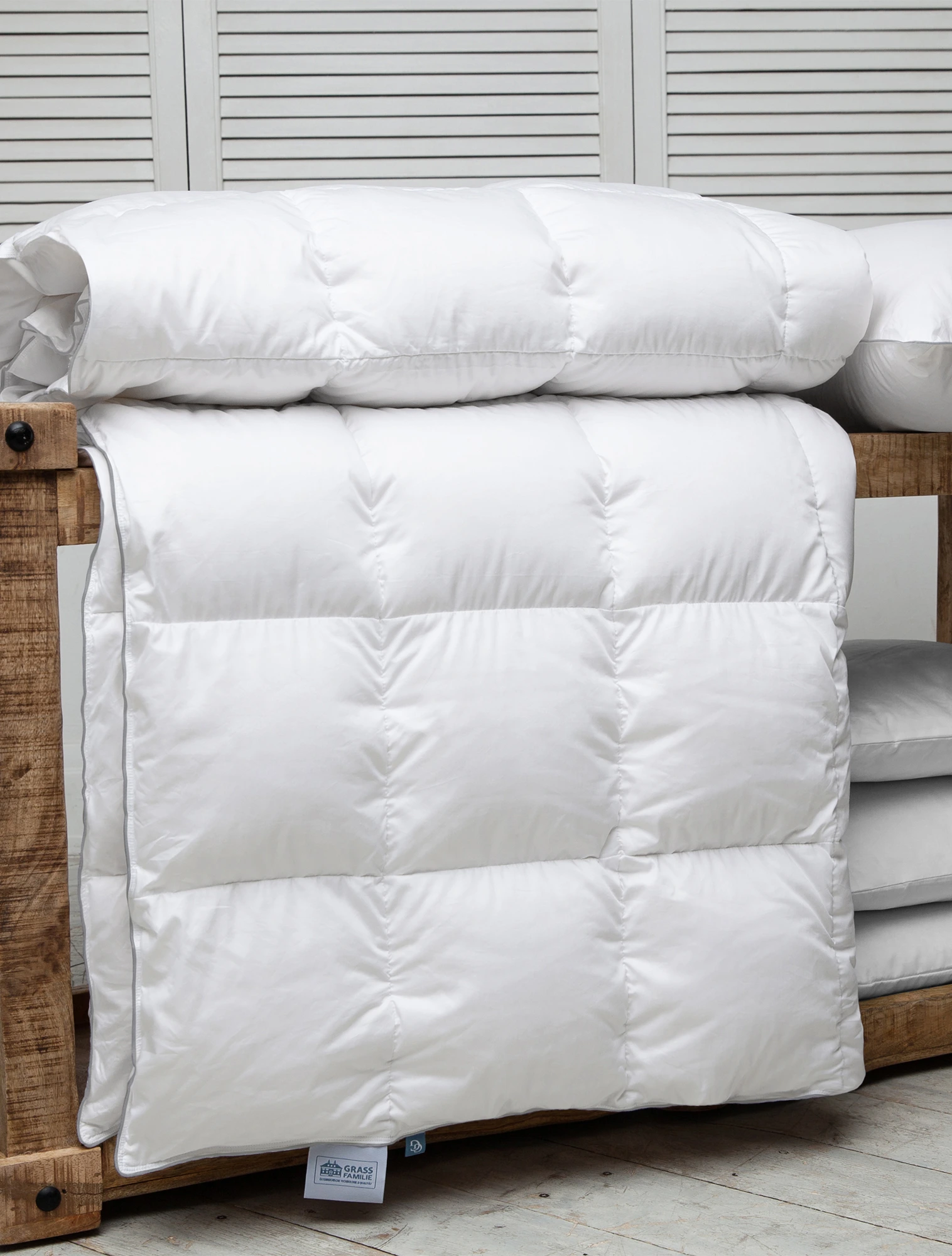 Всесезонное одеяло Gray Familie Down, 200x220 см