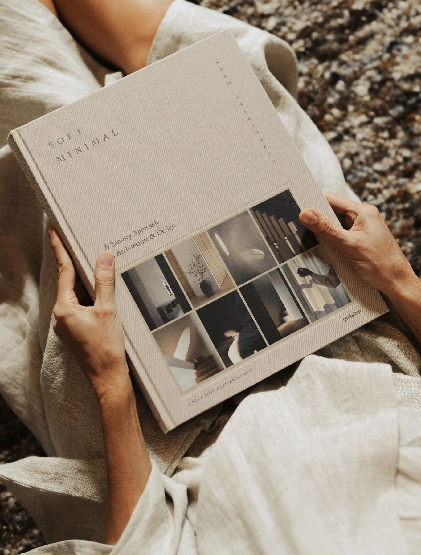 Книга Soft Minimal, 25x33 см