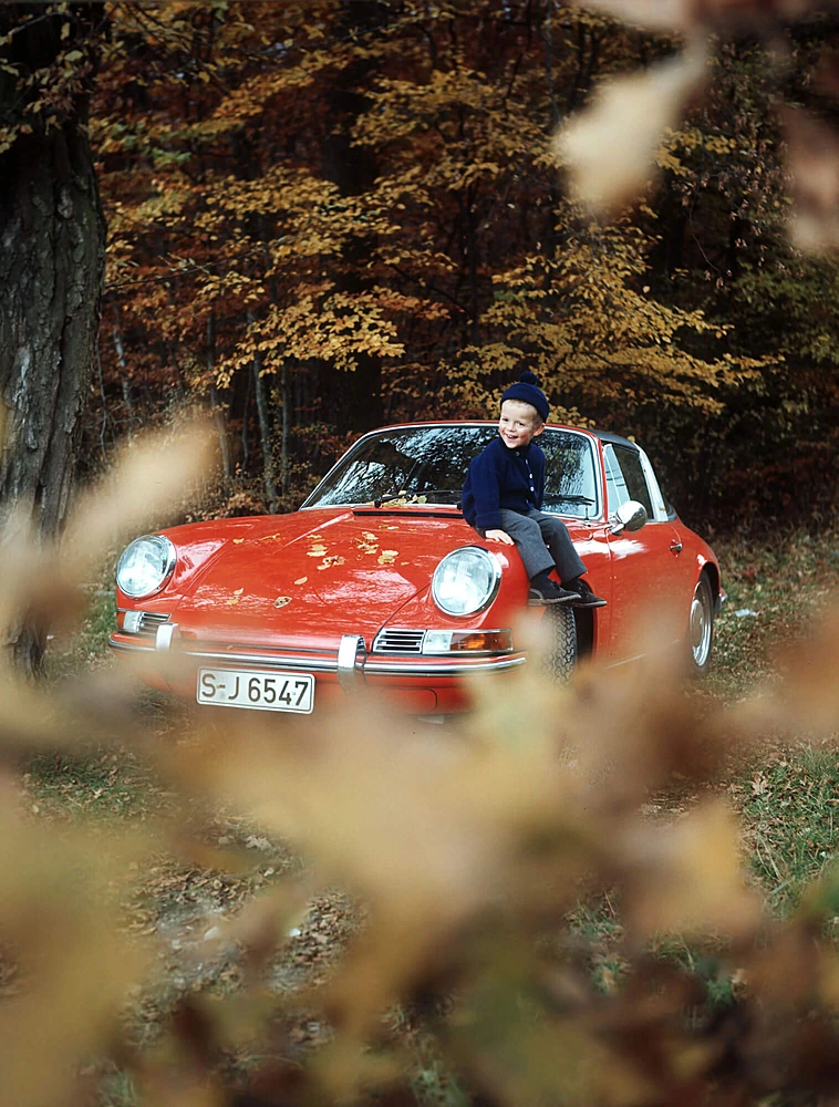 Книга Porsche 911, 21x26 см от Gestalten