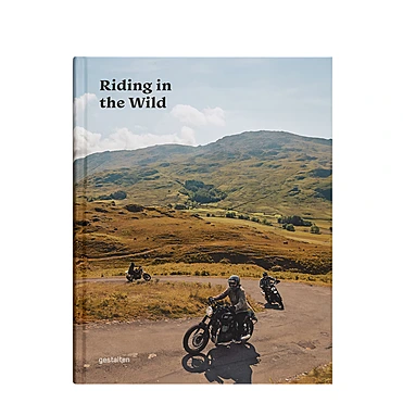 Книга Riding In The Wild, 23x29 см