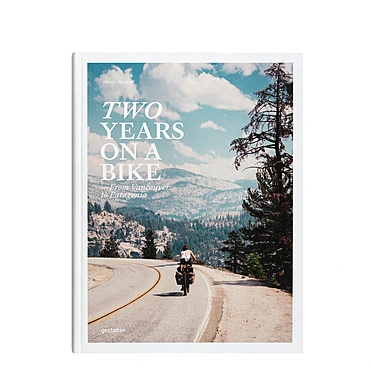 Книга Two Years on a Bike, 24x32 см