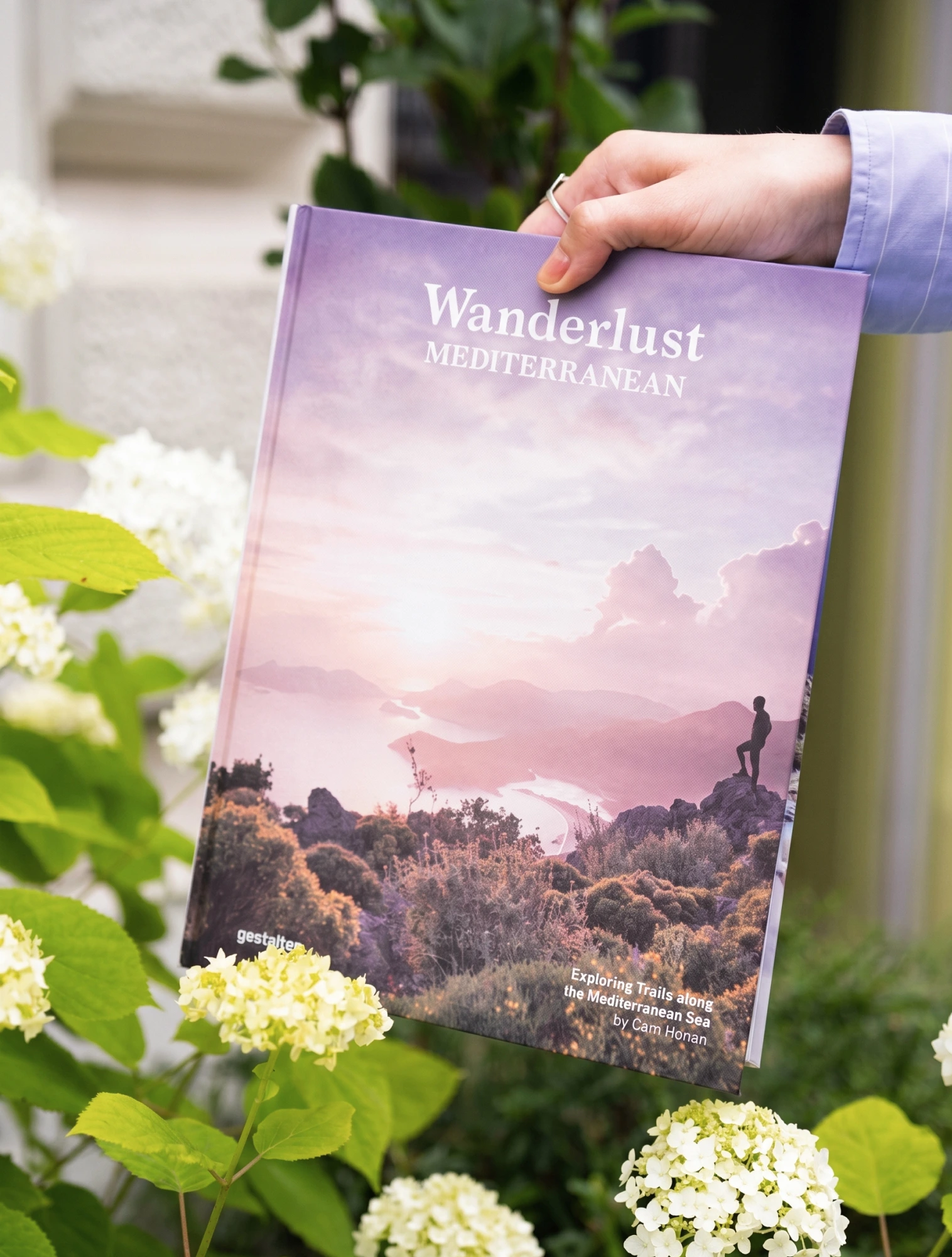 Книга Wanderlust Mediterranean, 23x29 см