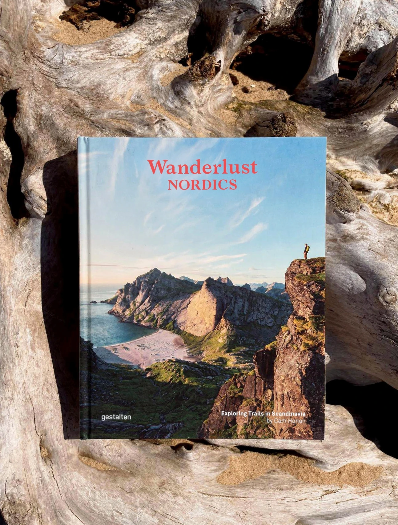 Книга Wanderlust Nordics, 23x29 см
