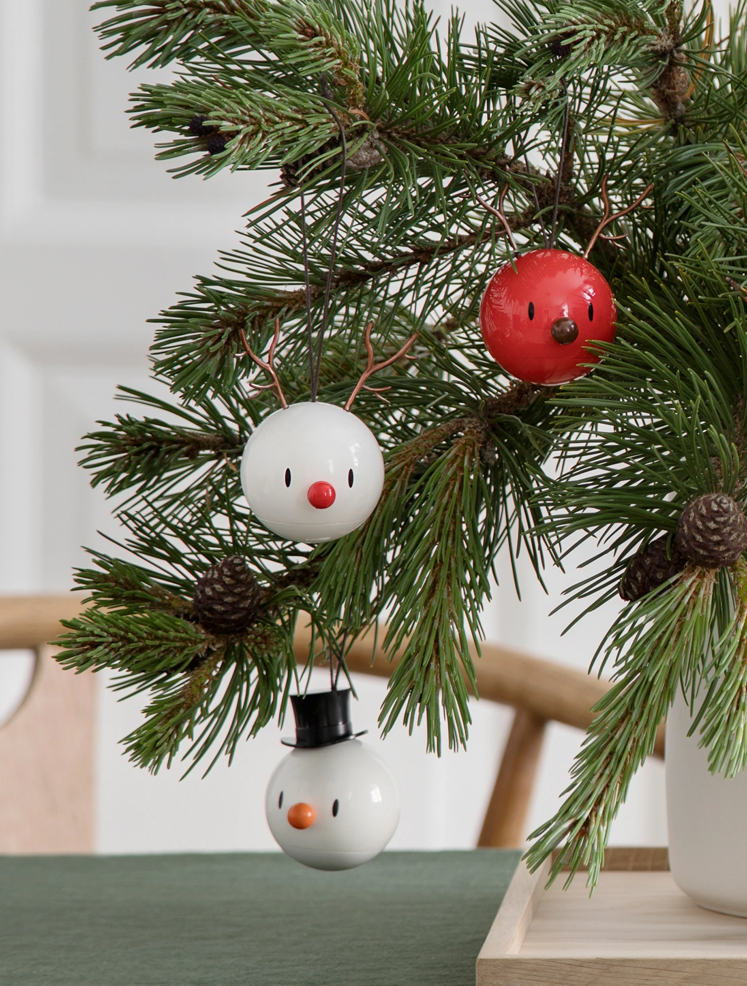 Набор из 2 ёлочных игрушек Reindeer Bumble, 8 см