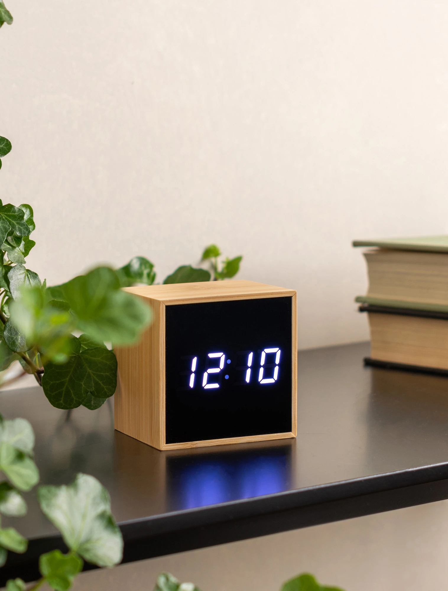 Настольные часы-будильник с термометром Mini Cube, 6,5х6,5 см