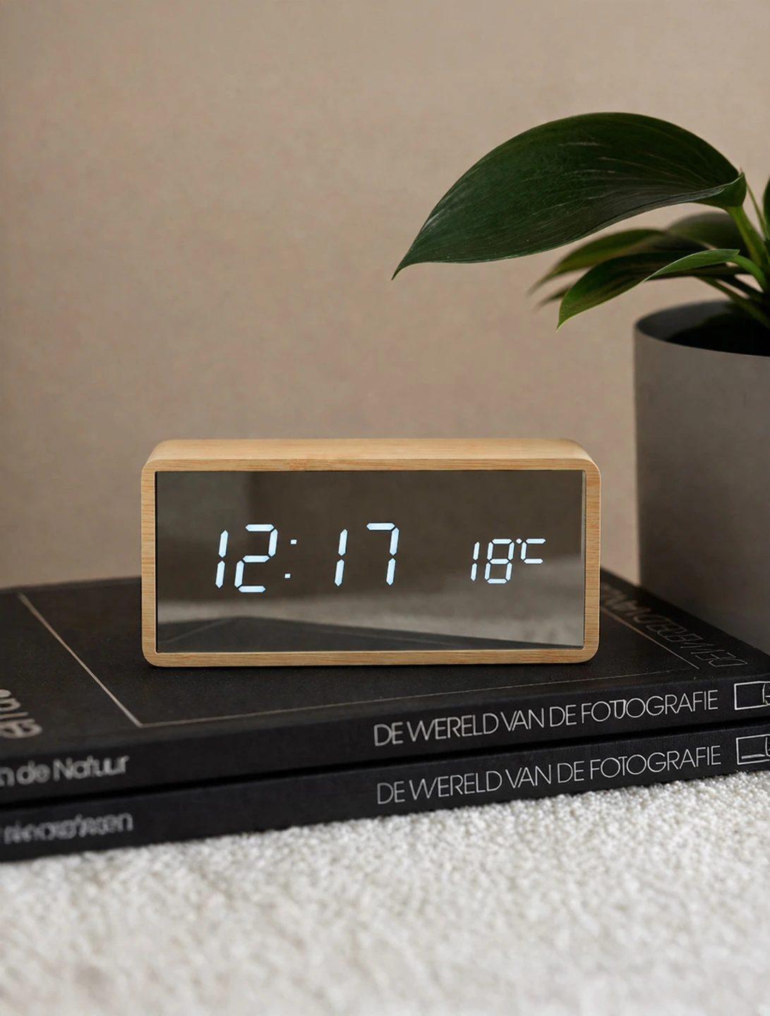 Настольные часы-будильник с термометром Silver Mirror, 15х7 см