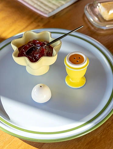 Набор из солонки и перечницы Egg, 10 см