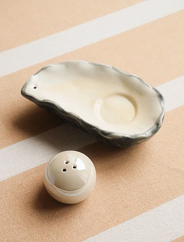 Набор из солонки и перечницы Oyster