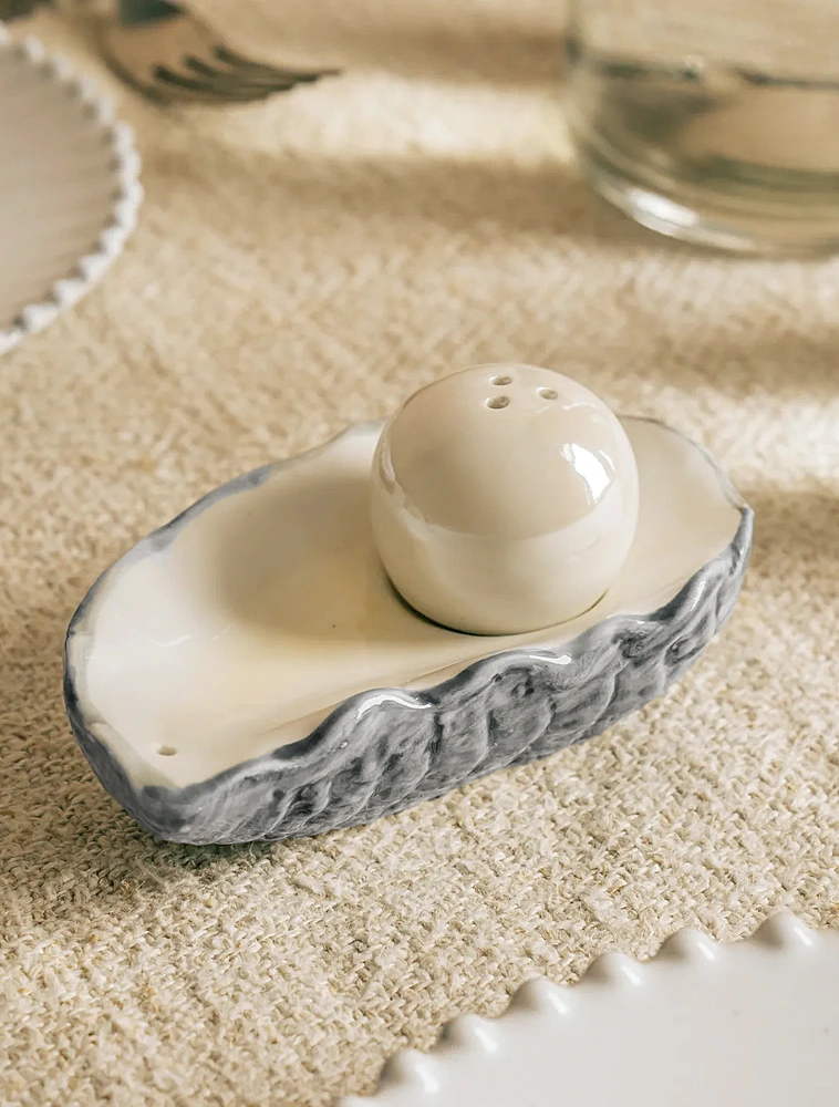 Набор из солонки и перечницы Oyster от &Klevering