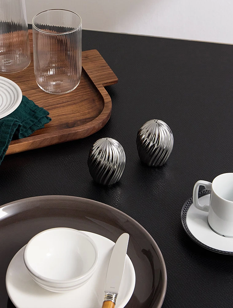 Набор из солонки и перечницы Ripple, 8 см от L'Objet