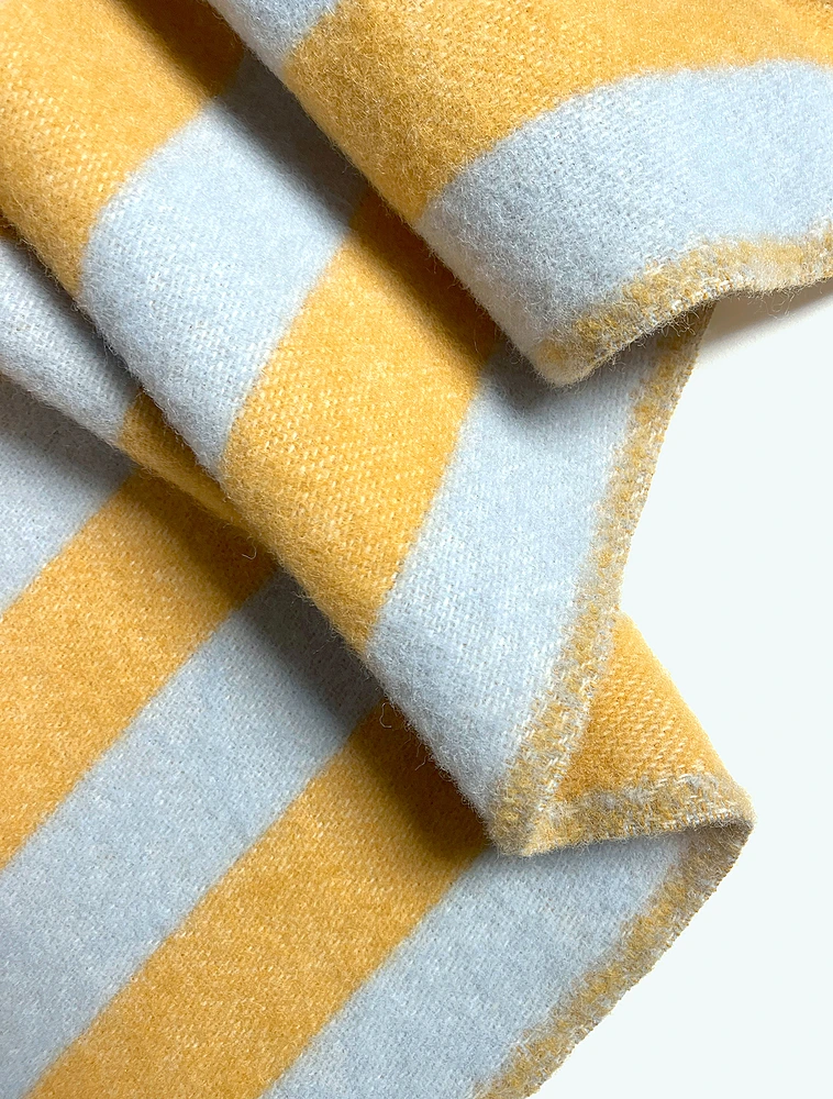 Плед Candy Wrap, 130х200 см от Maison Deux