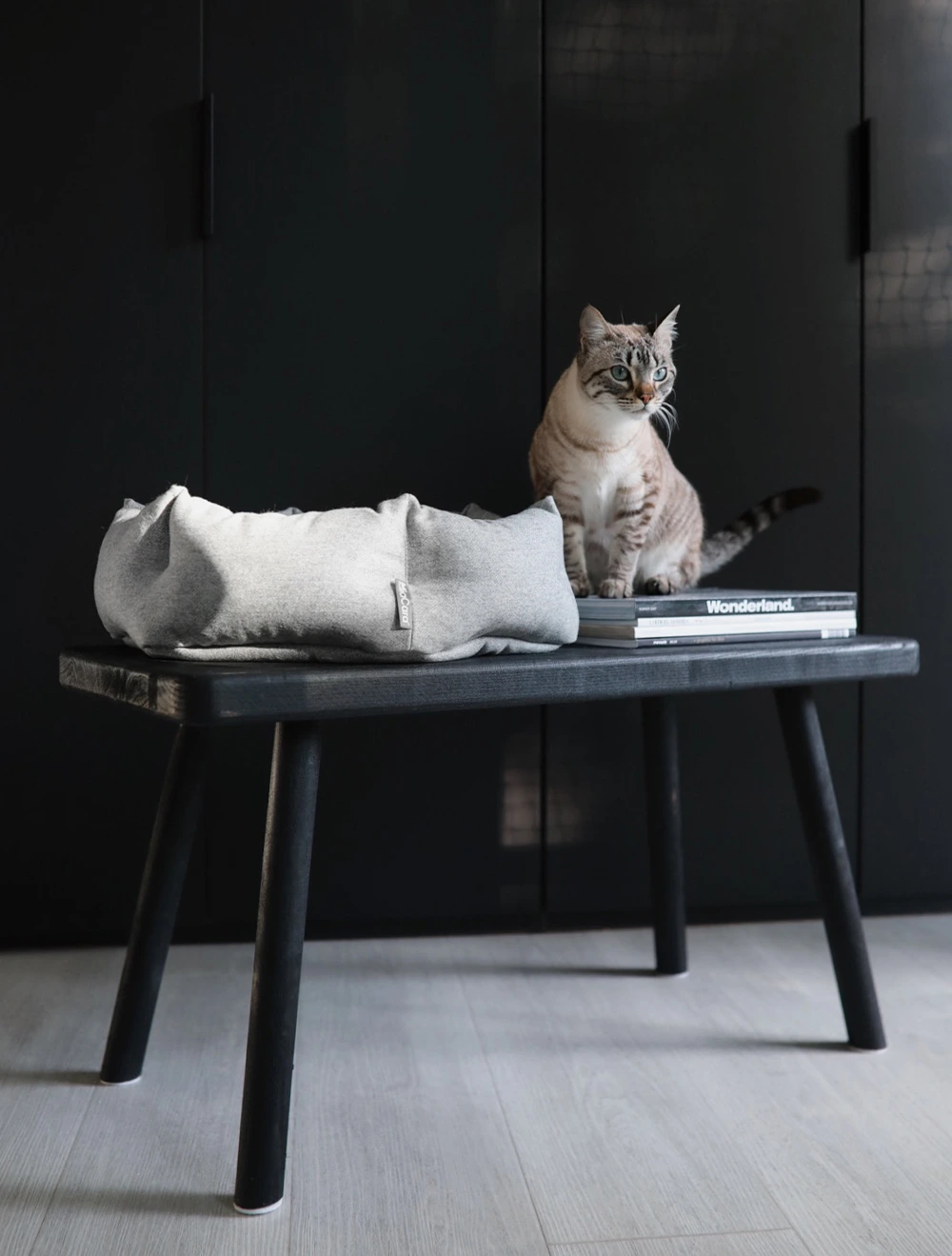 Лежанка для кошек Calma, 45 см