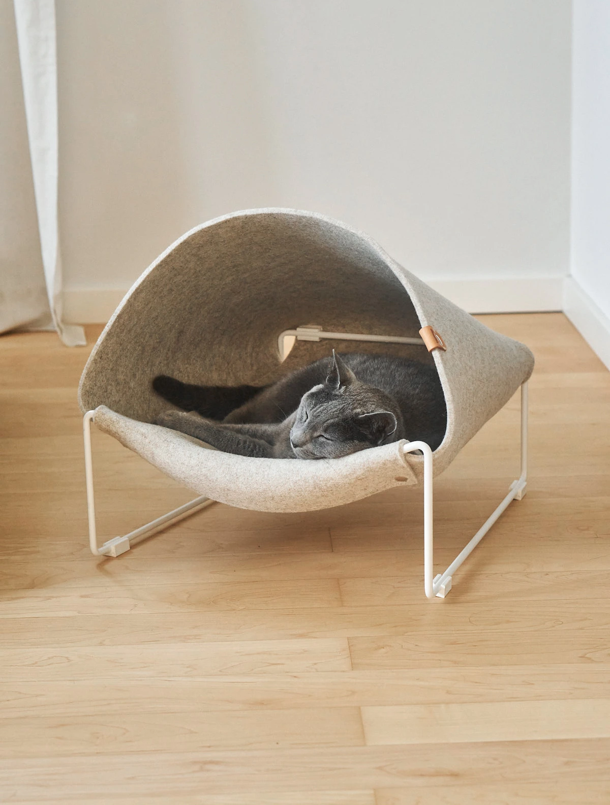 Домик-лежанка для кошек Loggia, 46x42x40 см