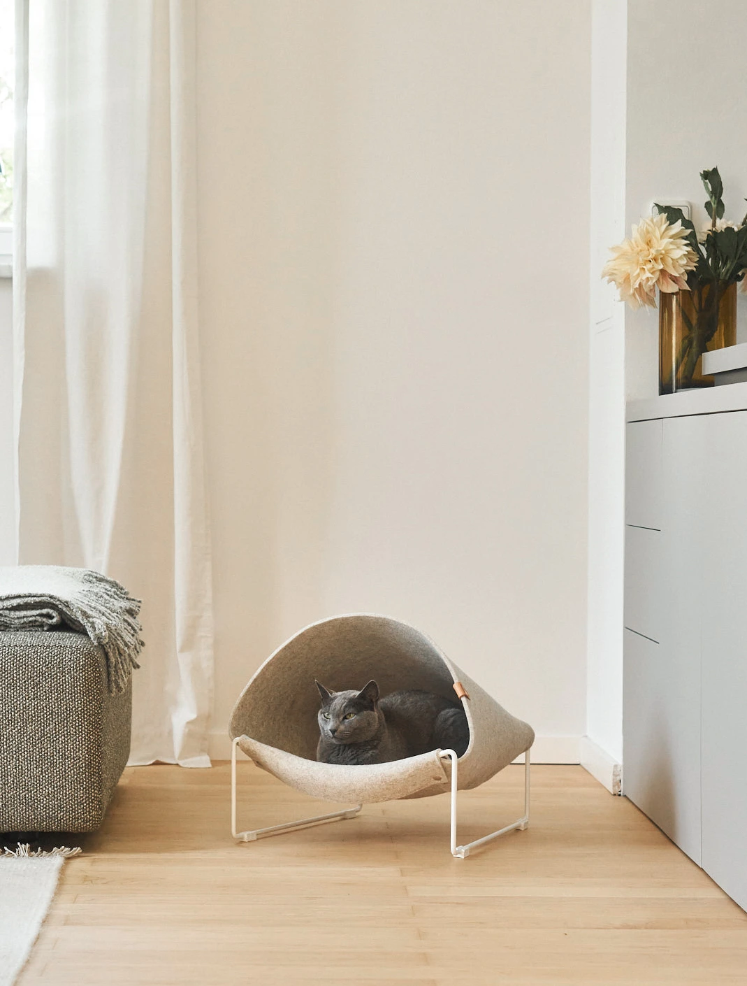 Домик-лежанка для кошек Loggia, 46x42x40 см