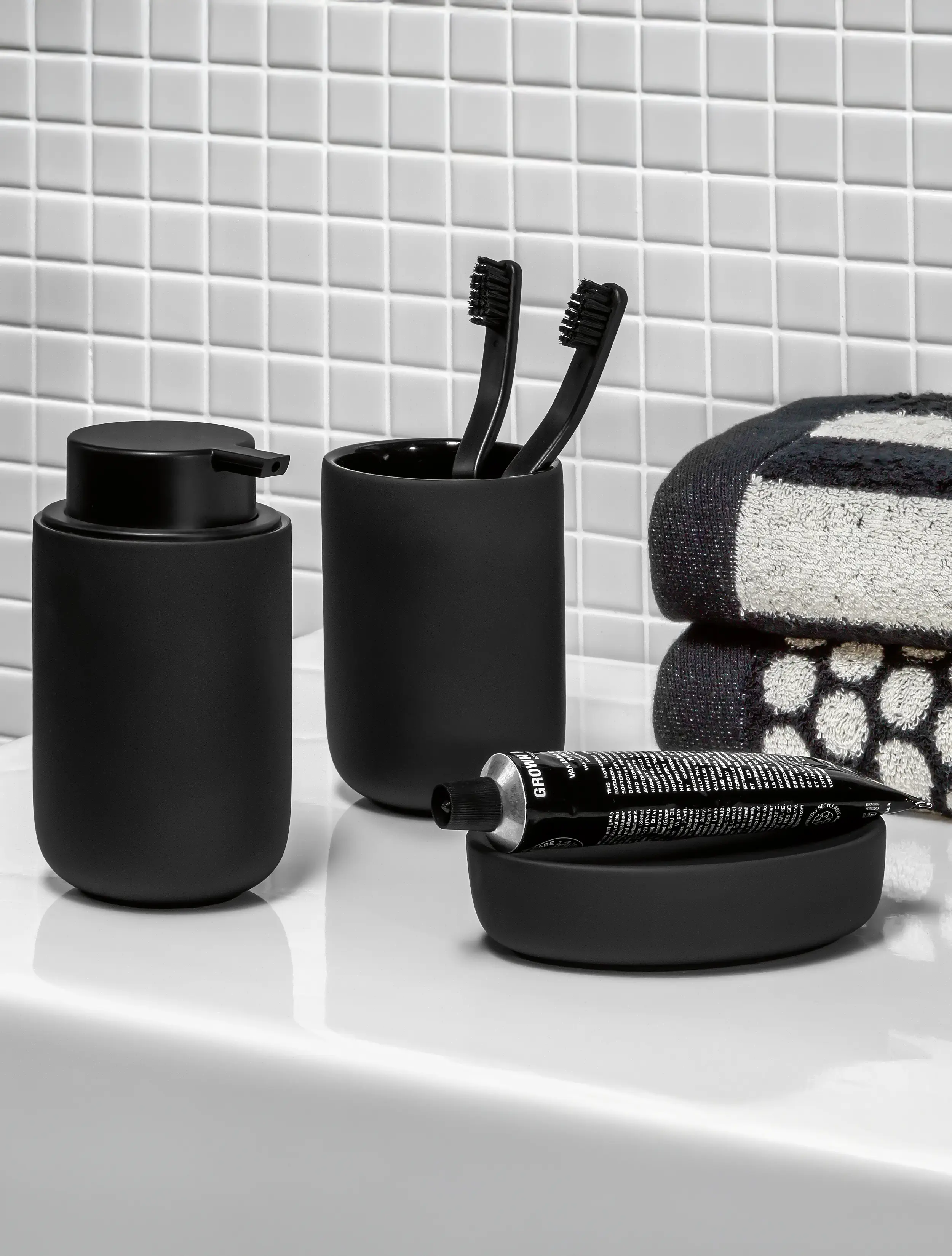 Стакан для зубных щеток Black Velvet, 10 см