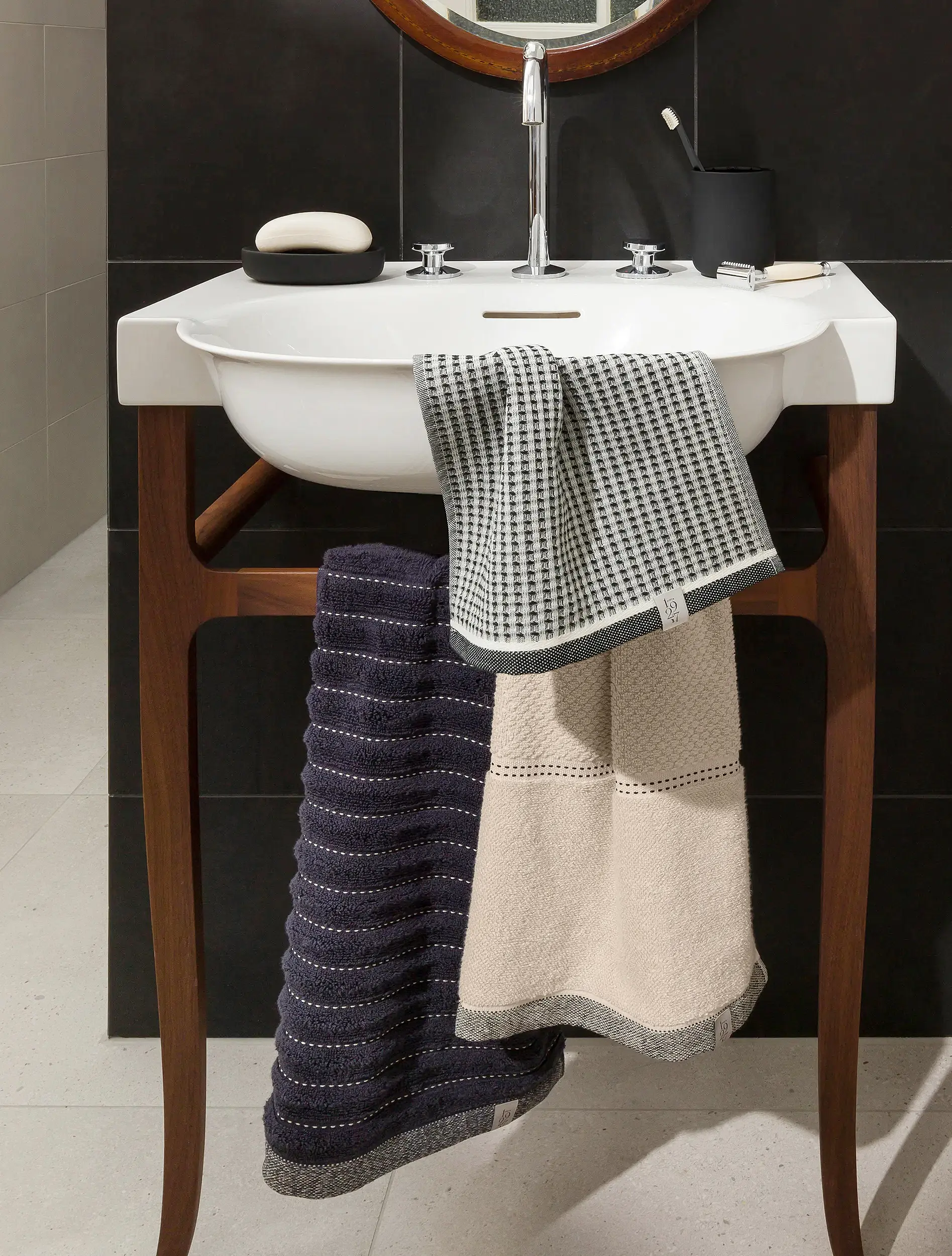 Полотенце New Heritage Black/Nature, 30х50 см