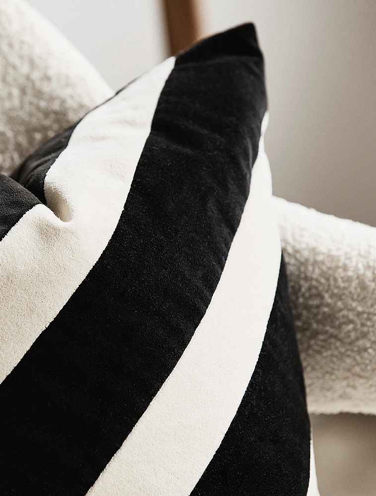 Декоративная наволочка Theta, 48х48 см от Nordal