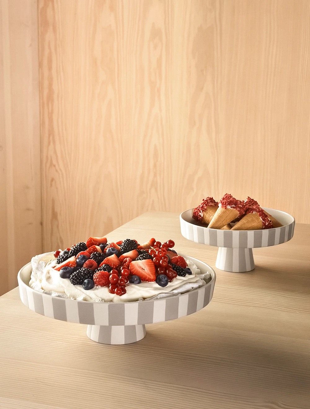 Тортовница на ножке Toppu, 27 см