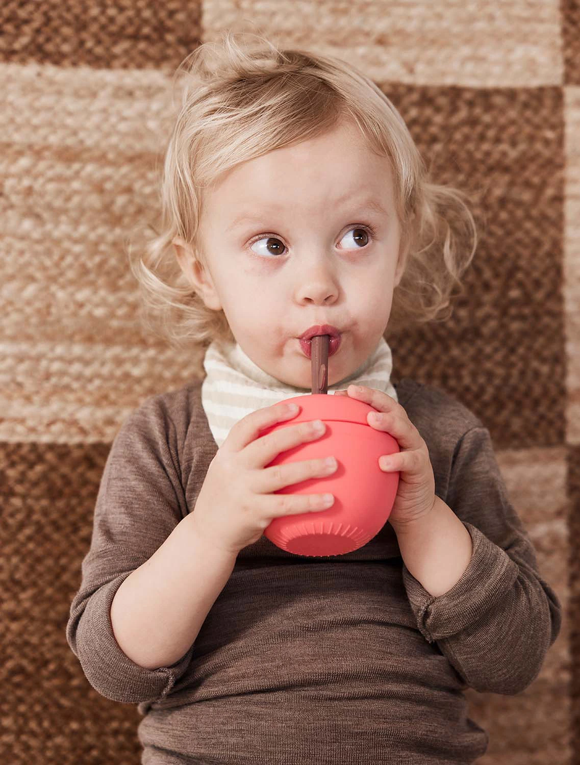 Детский поильник с трубочкой Apple, 250 мл