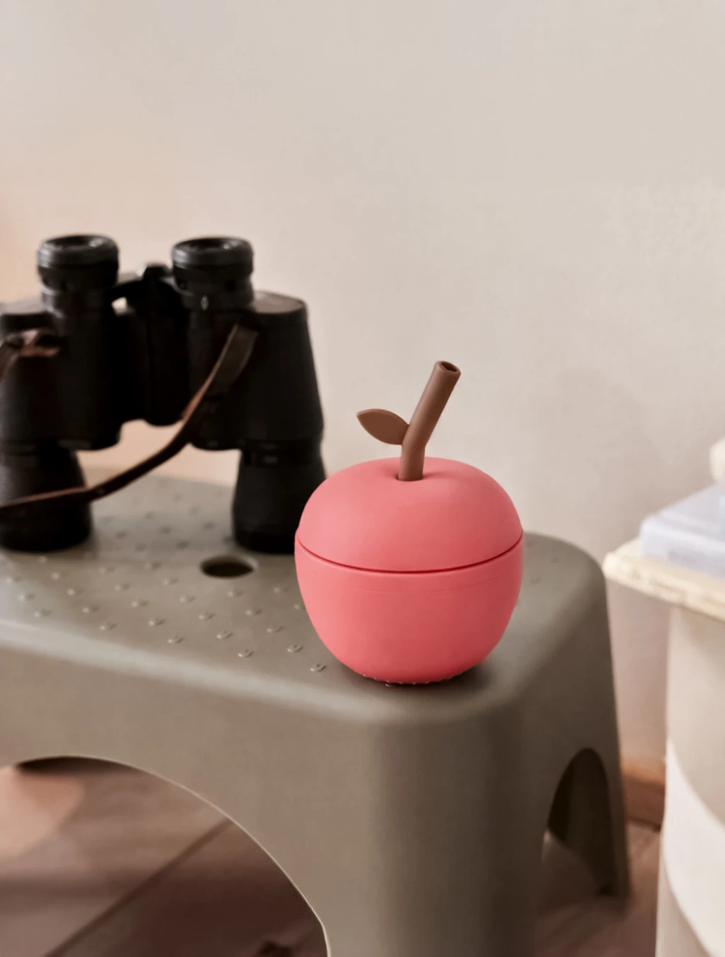 Детский поильник с трубочкой Apple, 250 мл