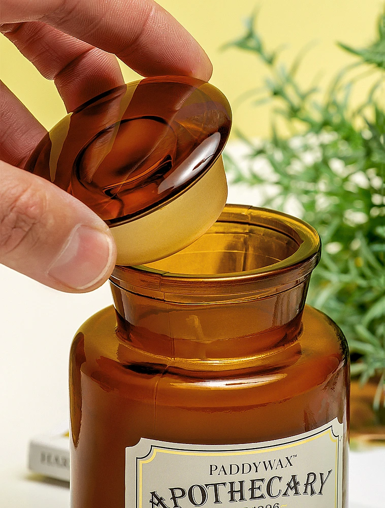 Ароматическая свеча Apothecary Teak & Tobacco, 12,5 см от Paddywax