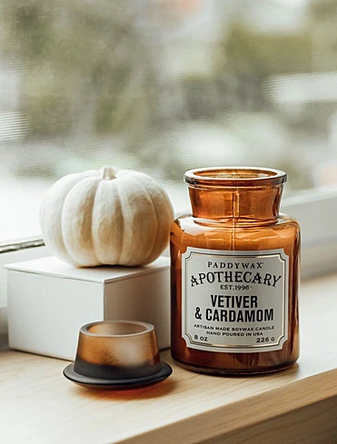 Ароматическая свеча Apothecary Vetiver & Cardamom, 12,5 см