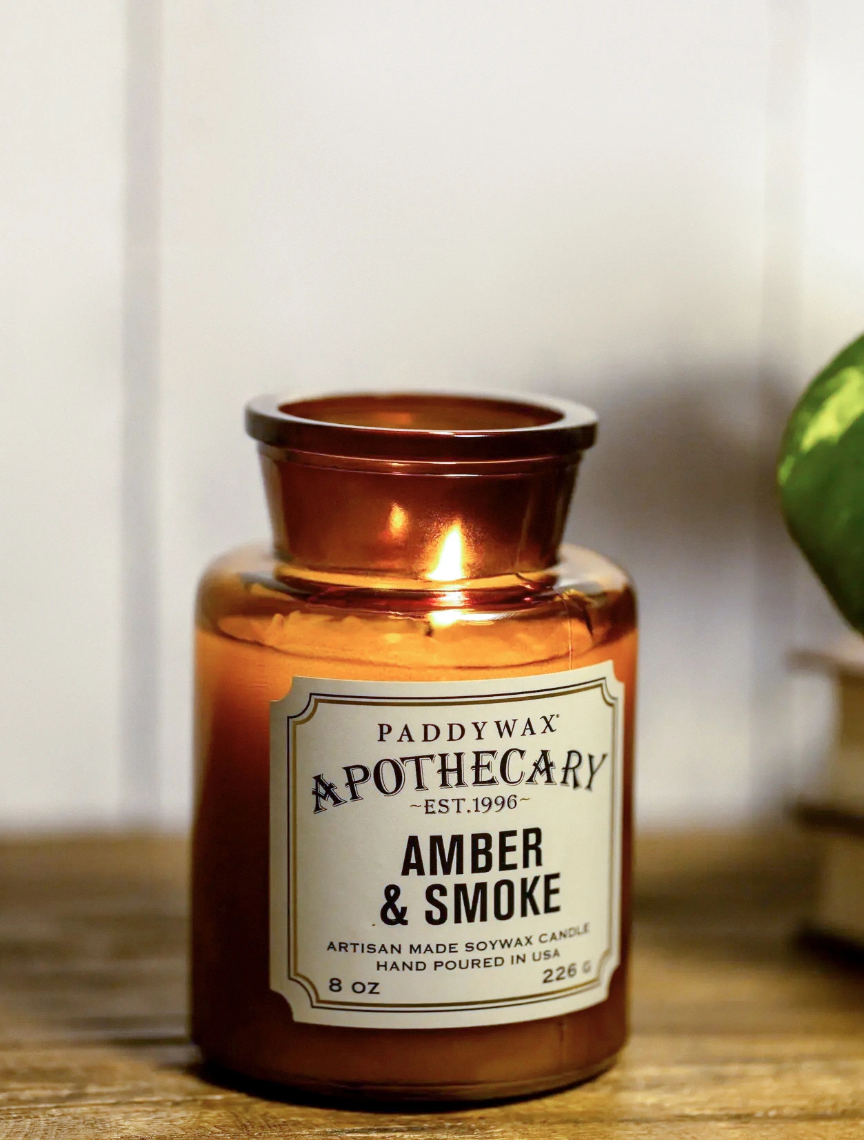 Ароматическая свеча Apothecary Amber & Smoke, 12,5 см