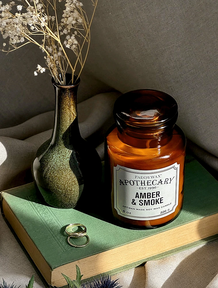 Ароматическая свеча Apothecary Amber & Smoke, 12,5 см от Paddywax